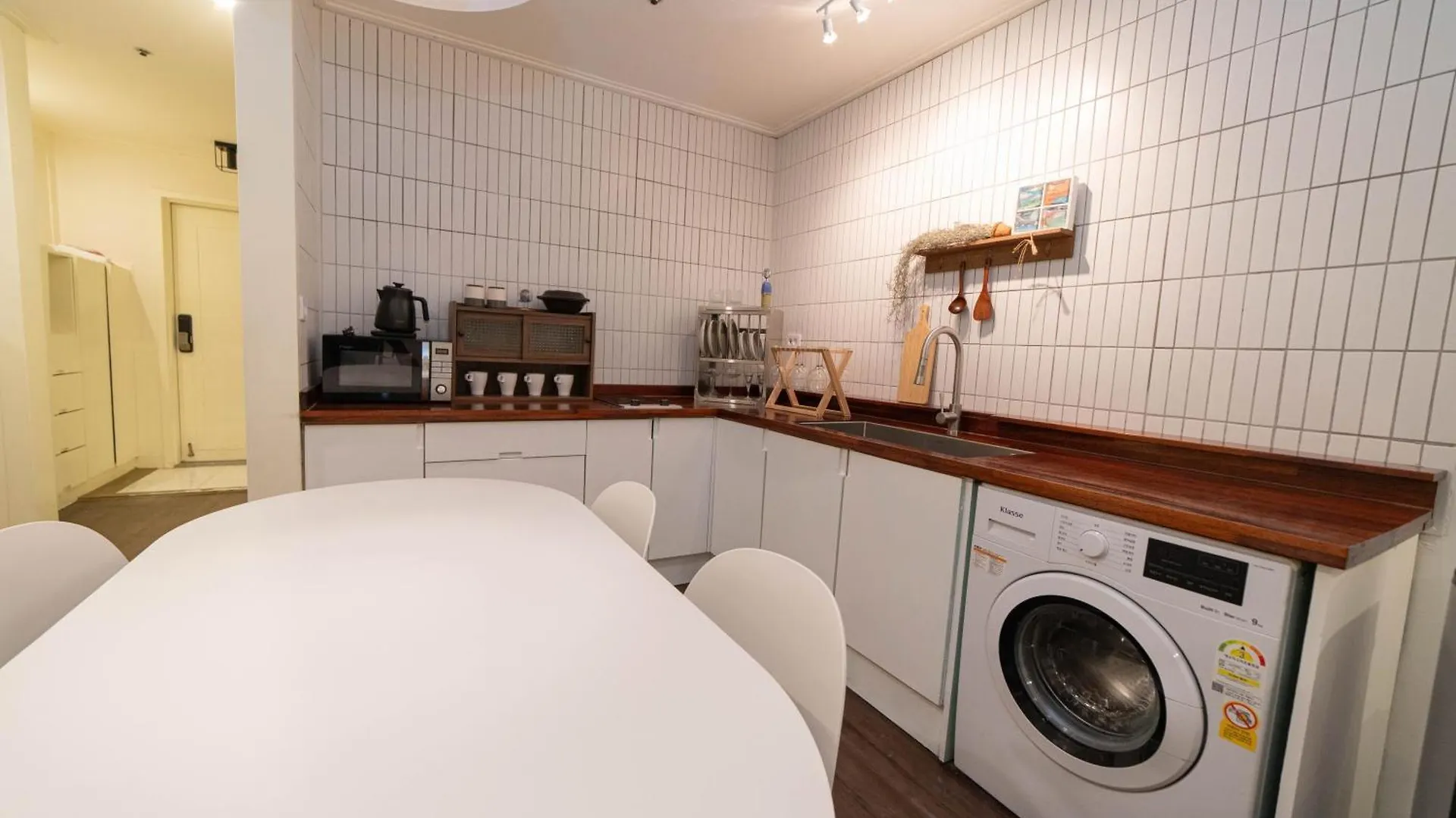 Cloud 9 Hongdae Apartment Seoul